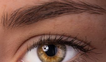 how to apply castor oil on eyelashes